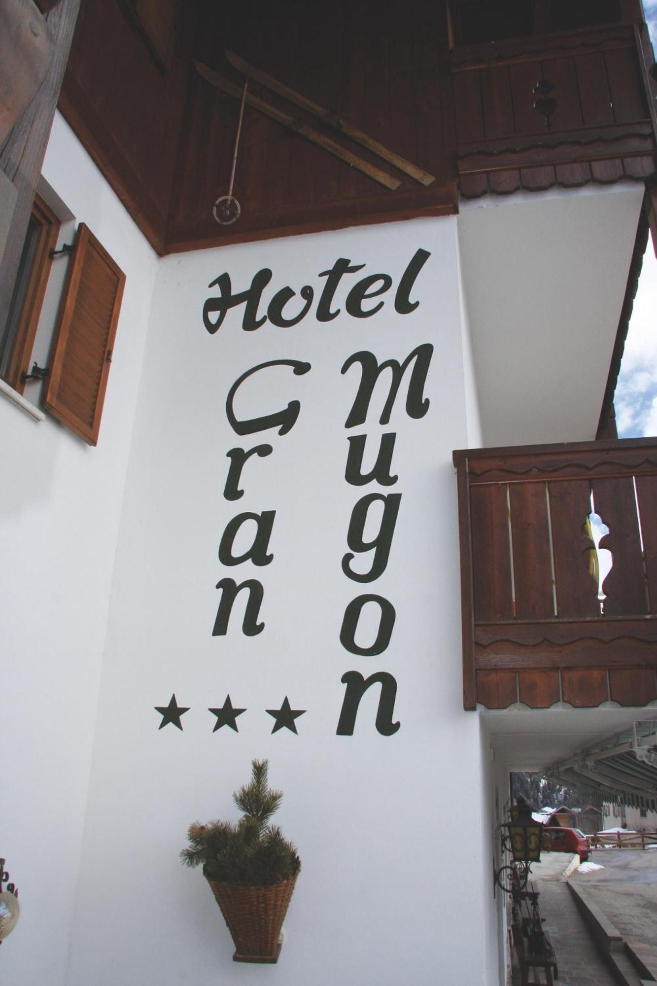 Hotel Gran Mugon Vigo di Fassa Ngoại thất bức ảnh